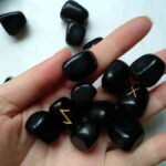 Ensemble Premium de Pierres Runiques en Obsidienne Noire Viking Heritage 45135866