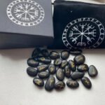Ensemble de 25 Pierres Runiques Viking Gravees Viking Heritage 45148052